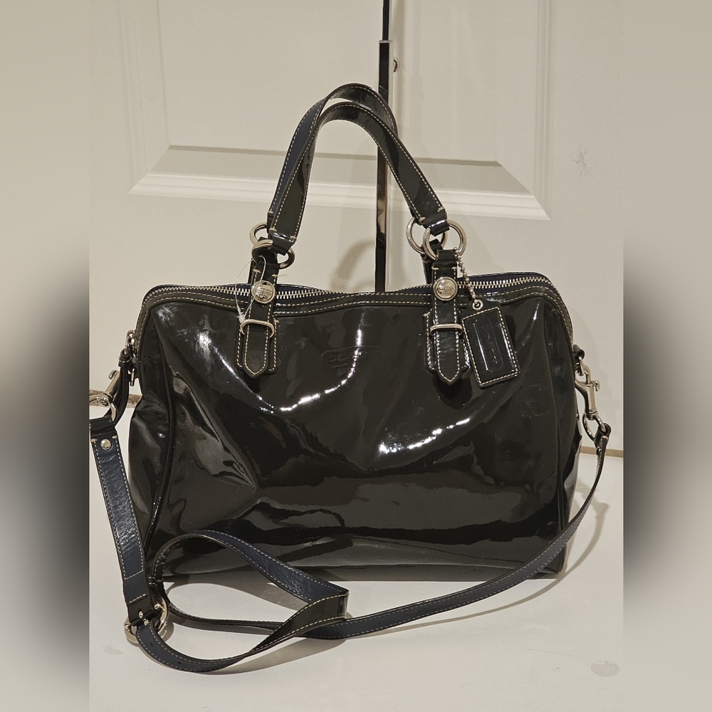 🦋Coach  Patent Leather Handbag